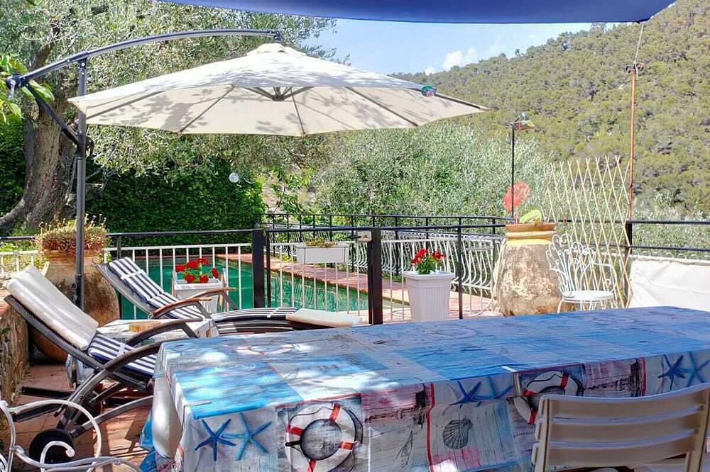 La Terrazza dei Moi (Citra Cin It008065C2Sxh62U8M)relaxation in the green in Villatella, Ventimiglia