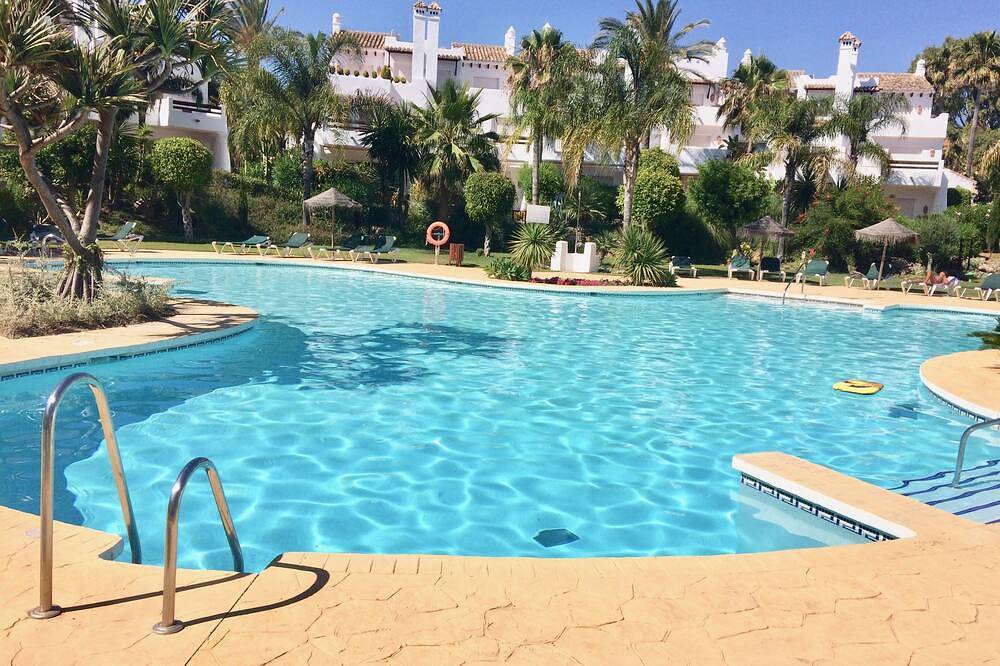 Luxury Villas of Costalita Marbella in Triangulo de Costalita, Estepona