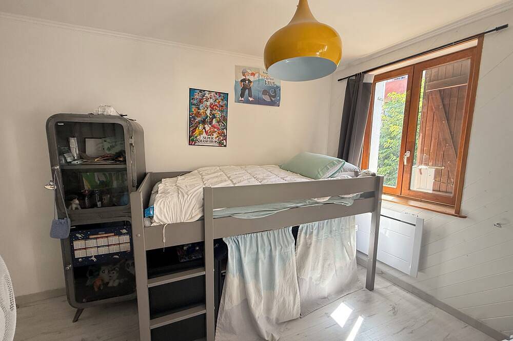 Maison familiale climatisée avec piscine proche de Lyon in Sathonay-Camp, Lyon et ses environs