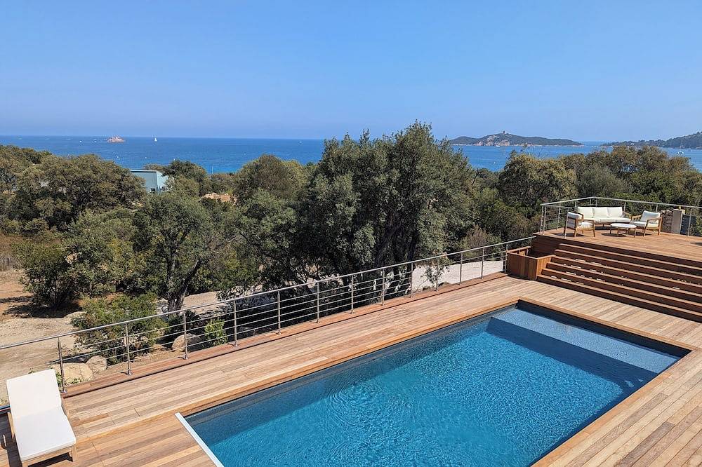 Villa with pool and sea view 230m from the beach in Pinarellu, Zonza