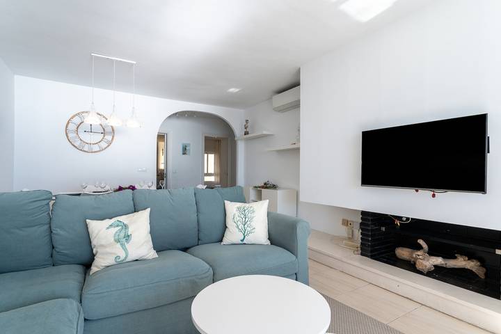 Gîte pour 7 personnes, avec jacuzzi et bassin pour enfant ainsi que jardin et sauna, animaux acceptés à Mijas - 4