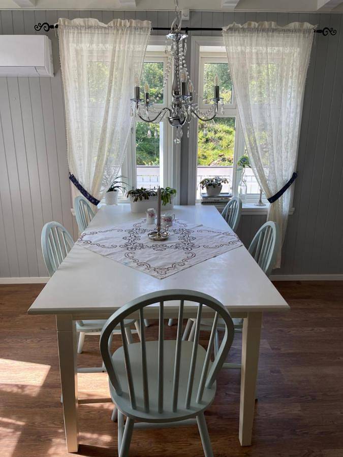 Ferienhaus für 8 Personen, mit Terrasse und Garten in Lindås