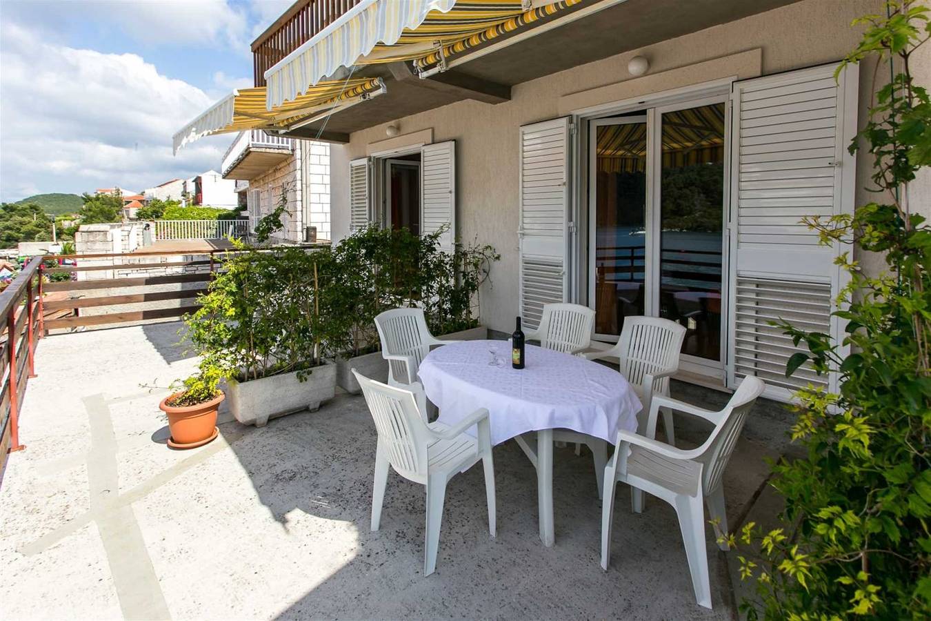 Ganze Wohnung, Bura Apartment mit 2 Schlafzimmern, Terrasse und Meerblick in Mljet