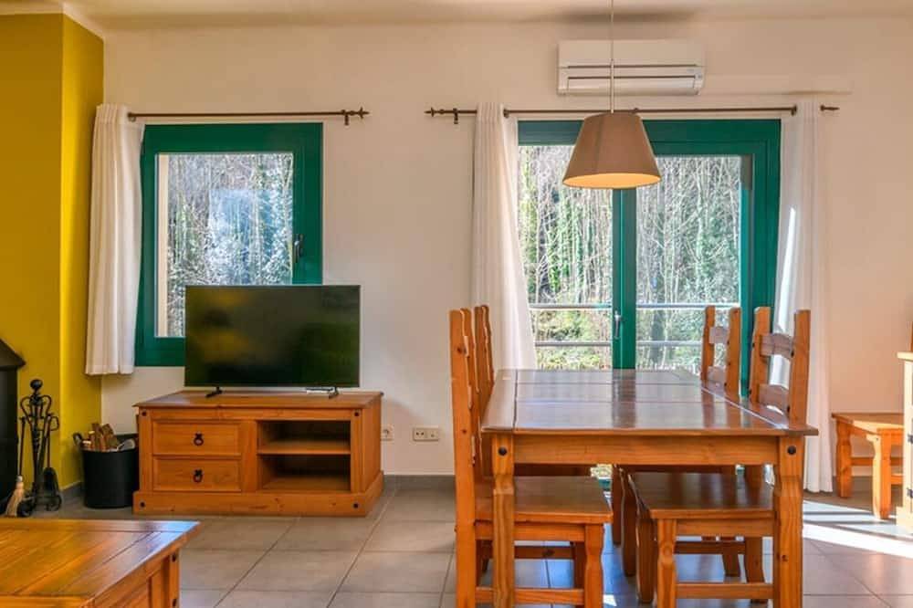 Entire apartment, Apartament La Plaça in Gualba, Barcelona Inland