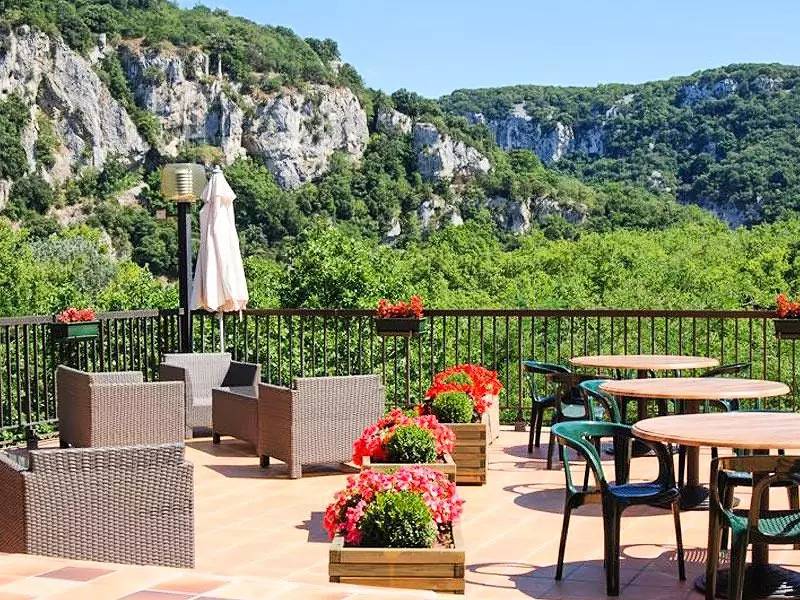 Pavilion 4 - 1 Schlafzimmer mit Terrasse + Clim + Tv 35m2 4 Personen in Salavas, Gorges de l’Ardèche