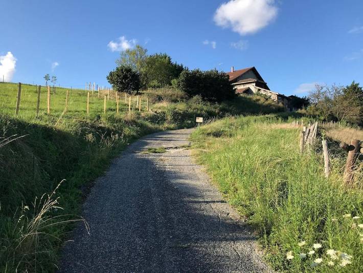 Location de vacances pour 2 personnes, avec vue et jardin à Saint-Antoine-l'Abbaye
