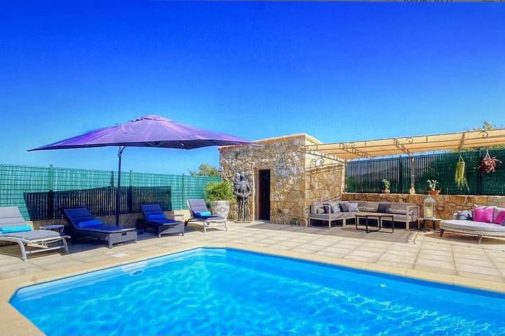 Ferienhaus für 6 Personen, mit Whirlpool und Pool sowie Garten - 1