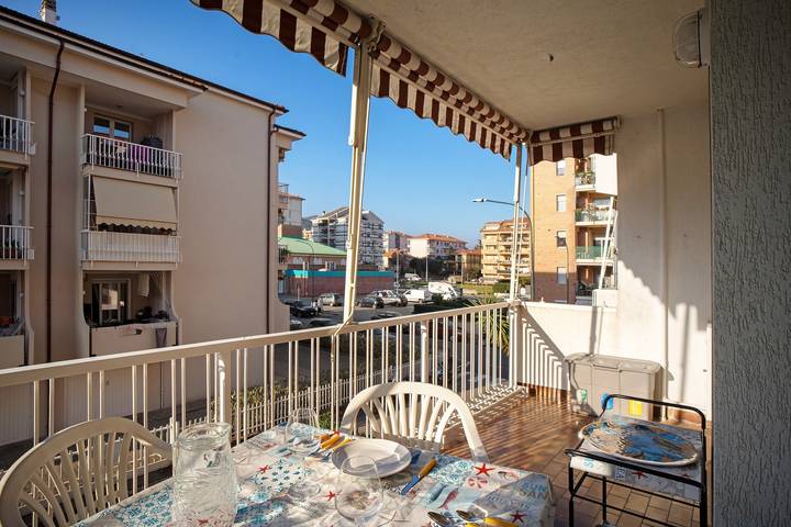 Geheel appartement, Appartement 'Le Morelle 2' met Balkon en Wifi in Albenga, Riviera di Ponente