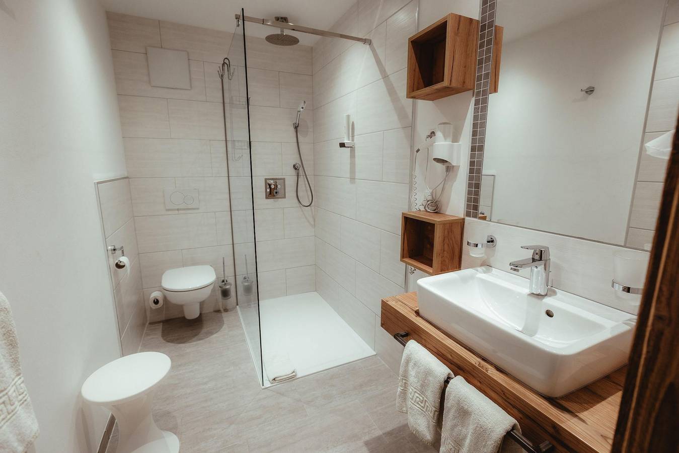 Comfortmehrbettzimmer, Bad, Wc, 1 Schlafraum in Dorfgastein, Ski Amadé