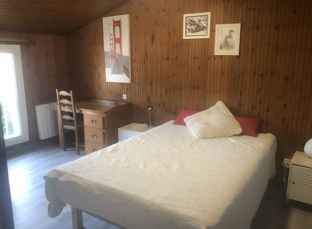 Chambre d'hôtes 'Le Pommier - Bed and Breakfast' con Wi-Fi in Saint-Georges-de-Didonne, Côte de Beauté