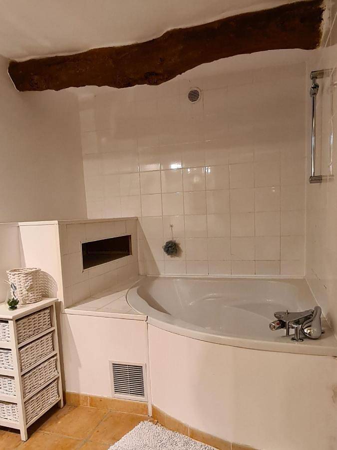 Gîte pour 4 personnes, avec vue ainsi que jardin et piscine, animaux acceptés à Bagard - 3