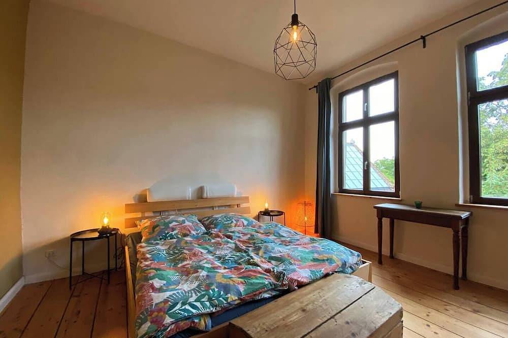 Ganze Wohnung, Großzügige Gutshaus-Wohnung nahe Saale und Elbe in Calbe (Saale), Elbe-Börde-Heide