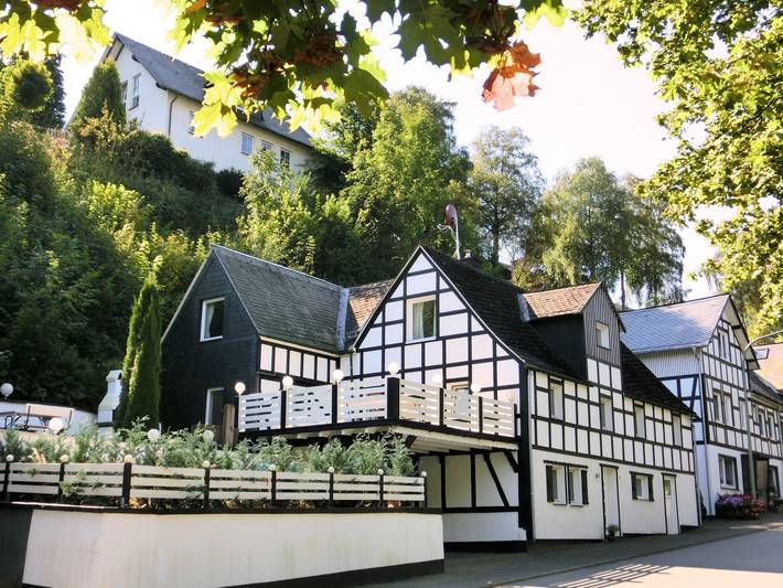 Hütte für 4 Personen, mit Terrasse und Garten in Schmallenberg