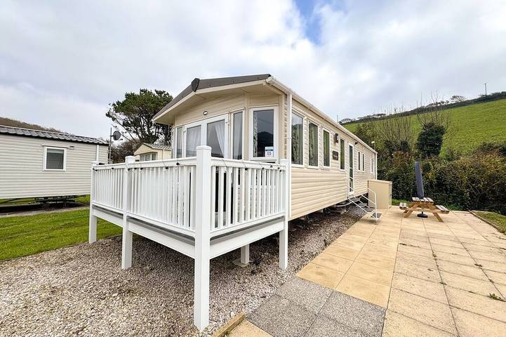 Glamping for 6 people in South Devon