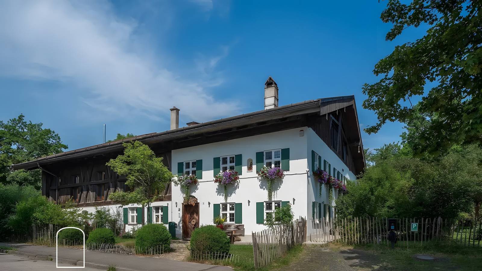 Entire apartment, Exclusive Penthouse Loft at Gut Stohrerhof on Lake Ammersee for up to 4 Guests in Dießen am Ammersee, Ammersee