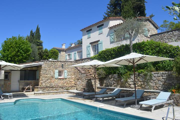 Gîte pour 6 personnes, avec piscine à Bagnols-en-Forêt