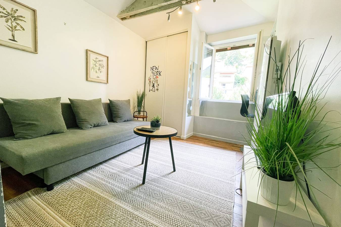 Entire studio, #A6 | Chez Mimi 👱🏻‍♀️ Studio La Tronche | Near hospital in La Tronche, Isère