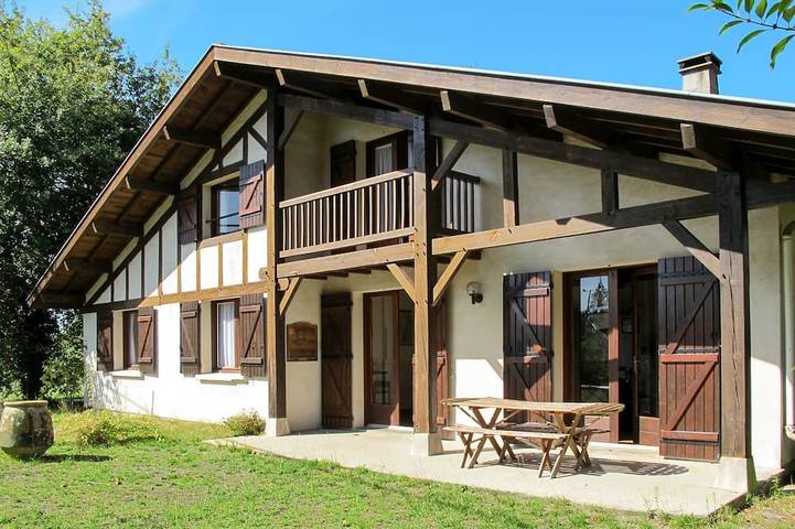 Location de vacances pour 10 personnes, avec Balcon à Uza