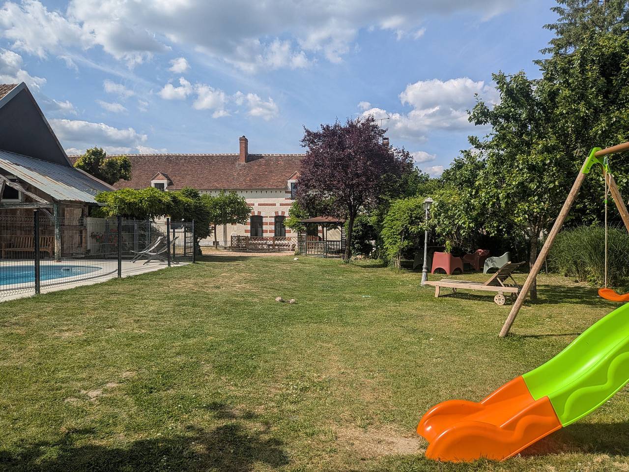 Séjour champêtre avec piscine partagée à Chabris in Chabris, Vallée de la Loire