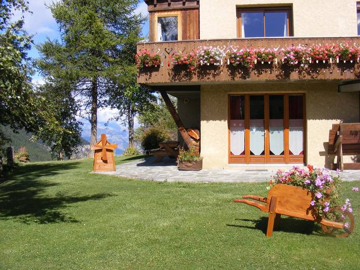 Gemütliches Ferienhaus nahe Skigebiet - Parkplatz, TV, Internet in Vars (station de ski), Vars