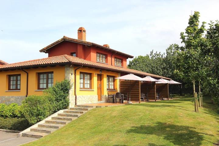 Casa rural para 4 personas, con jardín y vistas en Hontoria
