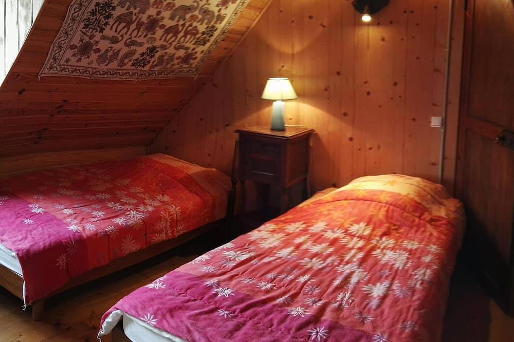 Fischerhaus in Côtes d'Armor in Plouguiel, Rosa Granitküste