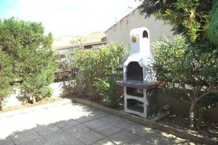 Ferienhaus für 5 Personen, mit Terrasse und Balkon/Terrasse sowie Pool in Les Ayguades