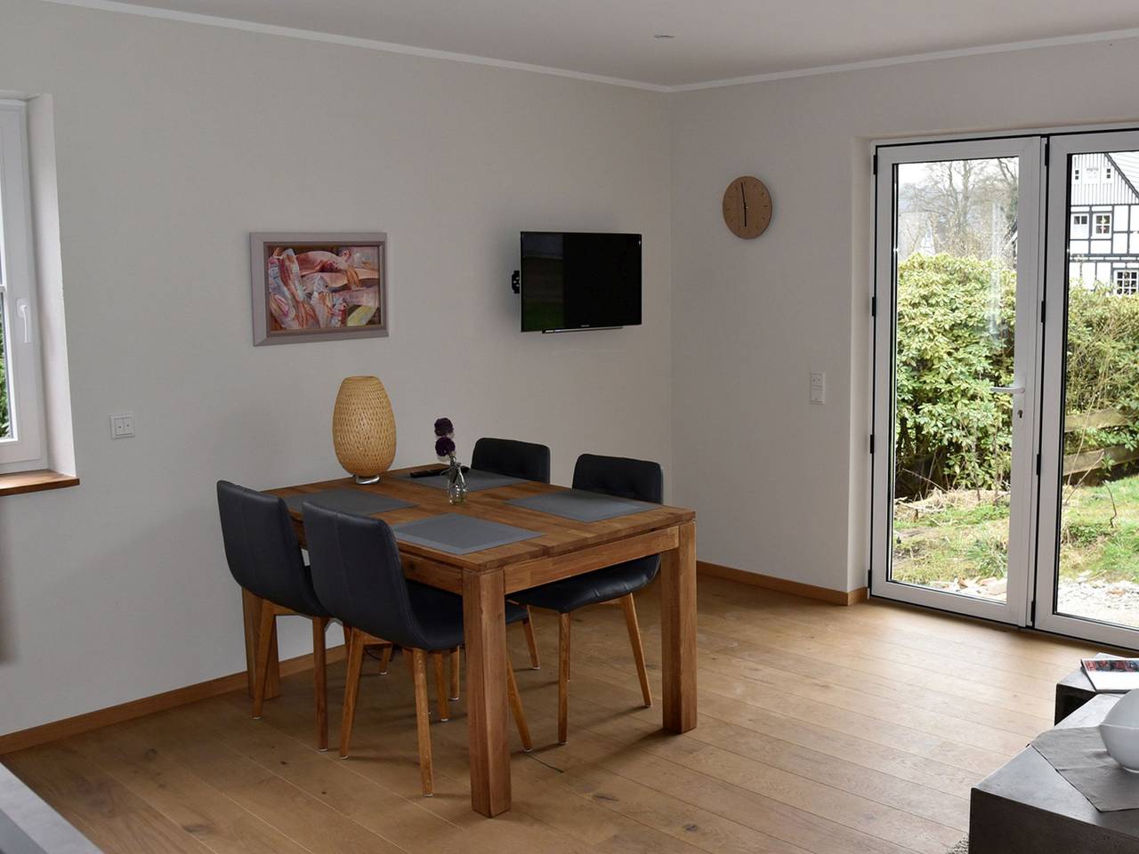 Ganze Wohnung, Ferienwohnung 'Amsel A, 50qm' mit Bergblick, privater Terrasse und Wlan in Lennestadt, Sauerland