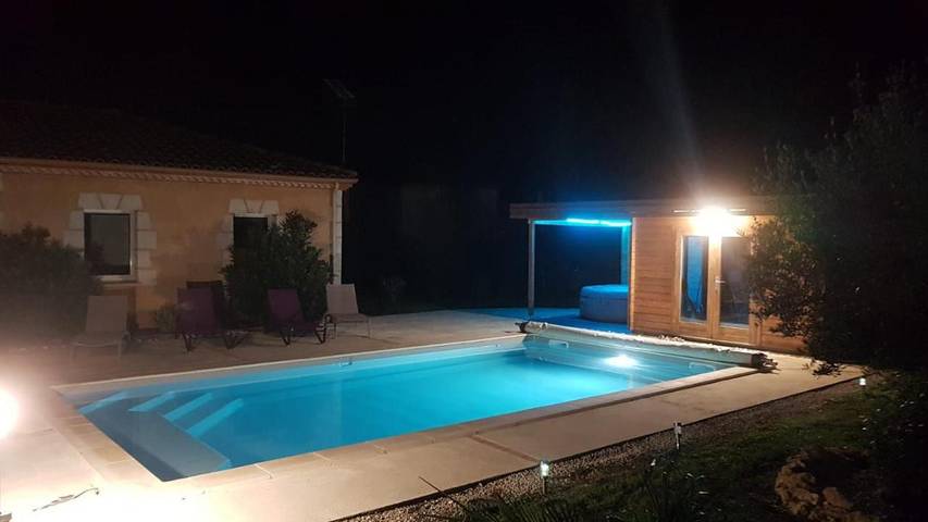 Location de vacances pour 10 personnes, avec jacuzzi ainsi que jardin et piscine à Prayssac - 4