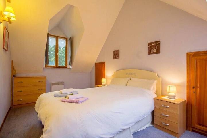 Location de vacances pour 5 personnes, avec piscine et jardin à Langoëlan - 2