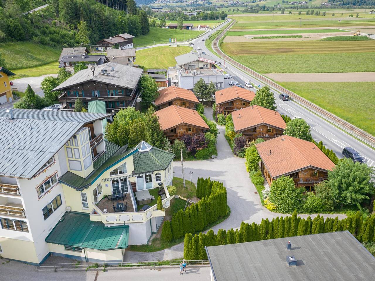 Ganze Wohnung, Großzügiges Apartment, Skibusnähe, Sauna in Tuxer Alpen, Fügen