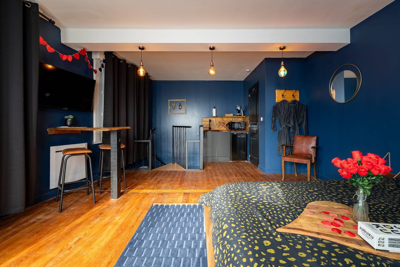 Appartement entier, T'Es O Spa - Charmant Studio avec Jacuzzi in Lens, Région de Lens