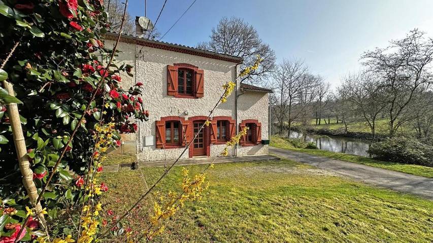 Gîte pour 4 personnes, avec jardin à Saint-Bonnet-de-Bellac