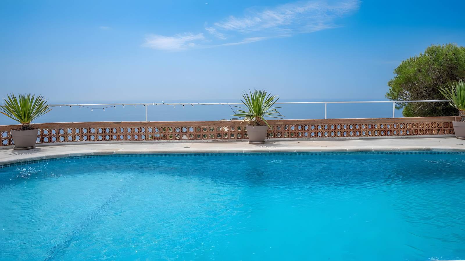 Villa 'Montañes - La Joyita' with Sea View, Private Pool and Wi-Fi
