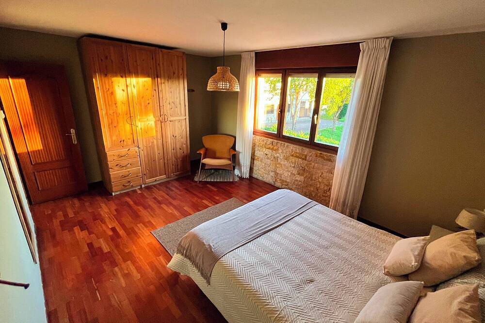 Heated Swimming Pool (all year round) 2 km Ñora beach, 9 Gijón- barbecue, fireplace in Quintueles, Villaviciosa