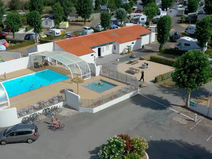 Chalet pour 4 personnes, avec bassin pour enfant dans Fontenay-le-Comte