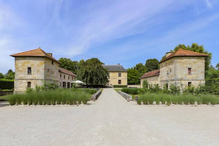 Gîte pour 4 personnes, avec Terrasse et Jacuzzi ainsi que Jardin et Sauna à Revigny-sur-Ornain