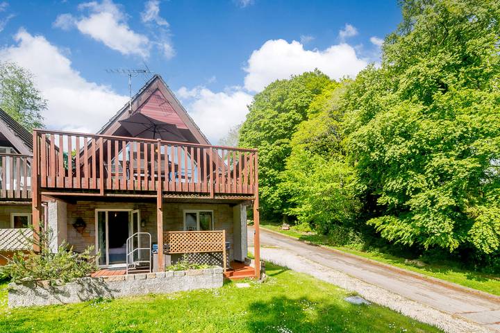 Cottage for 6 people, with garden and hot tub as well as balcony and pool, with pets in Cornwall