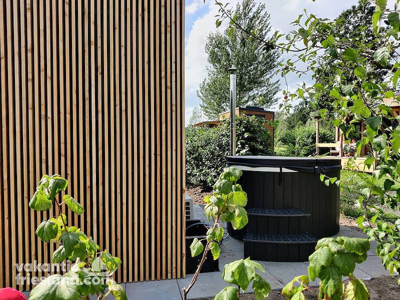 Vakantiefriesland — Ferienhaus Scherpenzeel in Nationalpark Weerribben-Wieden