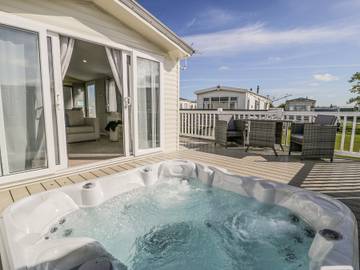 Caravan for 8 People in Cumbria, North West England, Photo 1