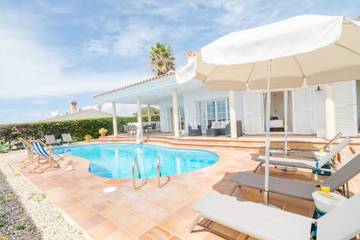 Villa in Sant Lluís, Menorca für 8 
