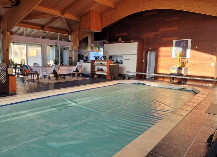 Gîte pour 2 personnes, avec jacuzzi ainsi que terrasse et jardin