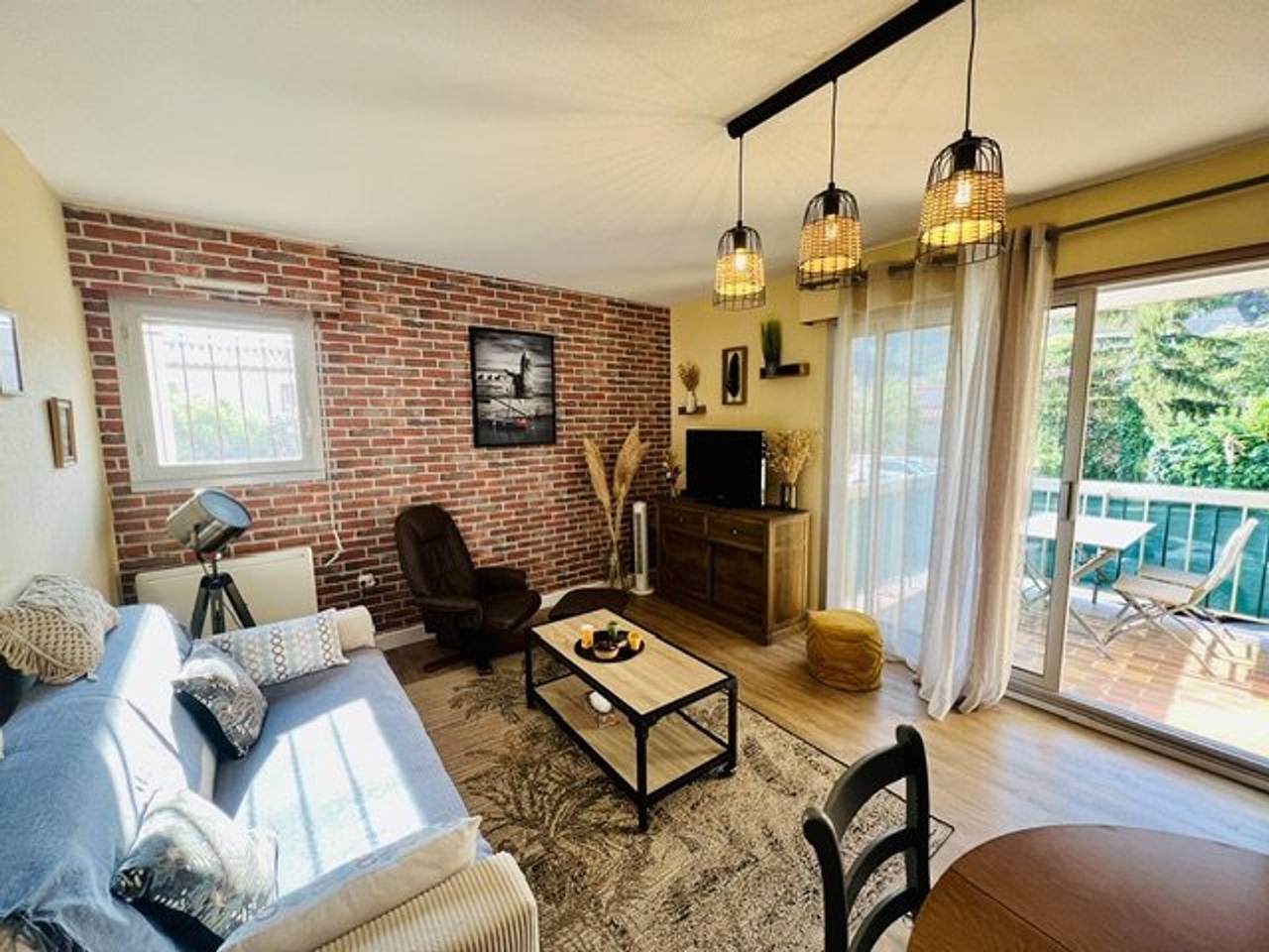Ganze Wohnung, Hübsches F2 mit Balkon, Parkplatz, nahe Thermen in Amélie-les-Bains-Palalda, Mittelmeerküste (Frankreich)