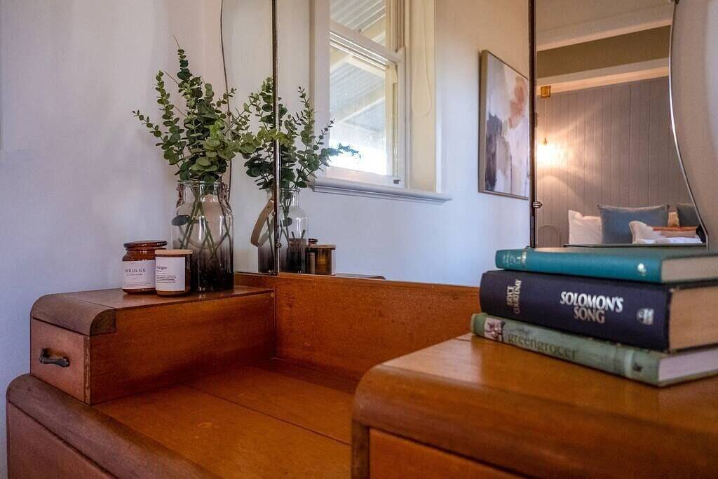 Micah House Central Mudgee Art Deco Hideaway in Mudgee, Mid-Western Regional Council