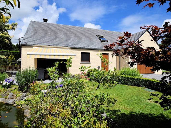 Location de vacances pour 8 personnes, avec Terrasse et Jardin dans Septon