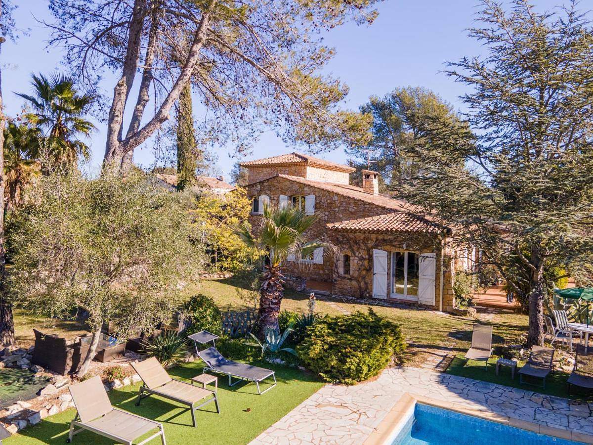 Bastide de l'Ovalie in Bagnols-en-Forêt, Côte méditerranéenne (France)