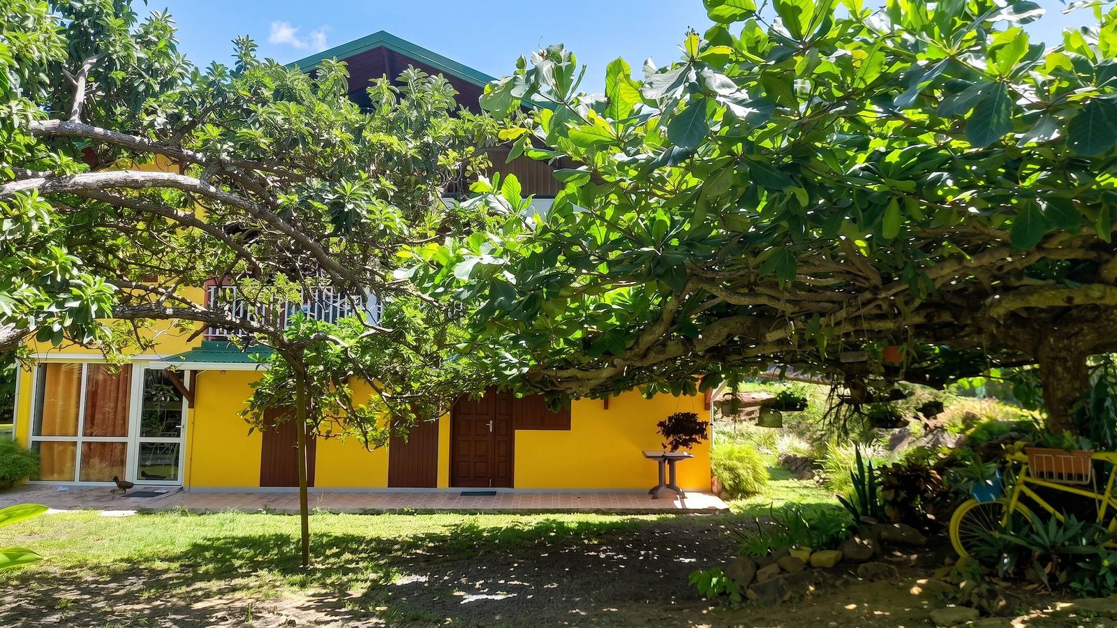 Entire apartment, Spacious Apartment with Pool in Deshaies, 180 m² in Deshaies, Guadeloupe (Caribbean)