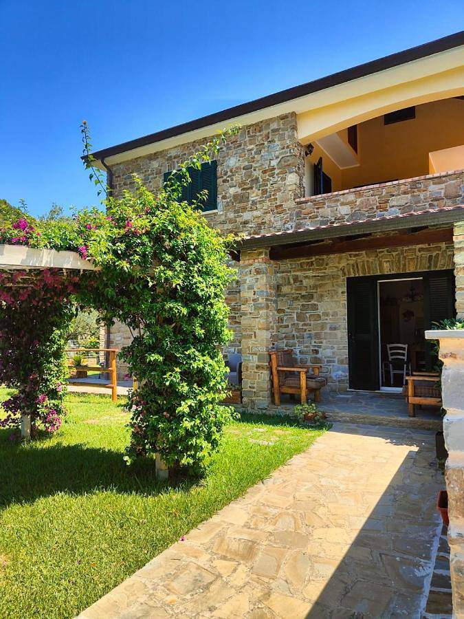 Villa Edda residenza con piscina in Perdifumo, Cilento Coast