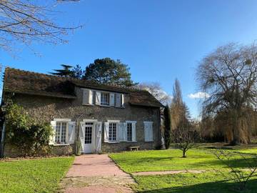 Cottage pour 7 personnes, avec terrasse, animaux acceptés à Ménilles