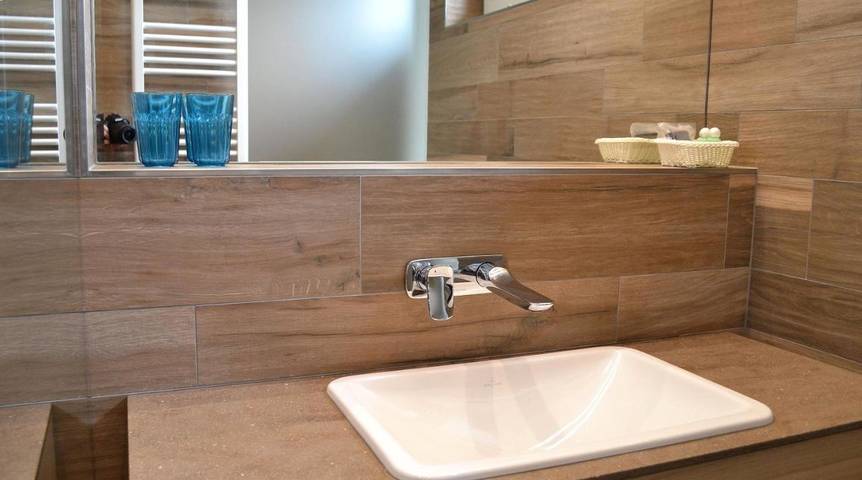 Ferienwohnung für 4 Personen, mit Seeblick und Ausblick sowie Sauna und Garten in Krumpendorf am Wörthersee - 4